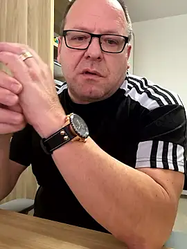 coupleLatinaLovers's cam snapshot