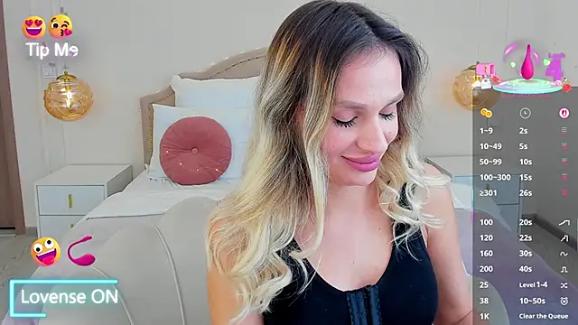 MissLoou live sex cam