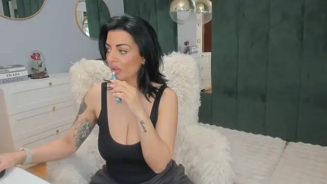 ElisaBaxter live sex cam