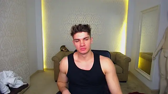 MaxKaiden live sex cam