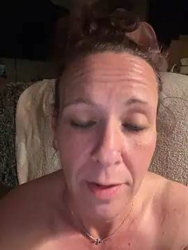 Lilbeezie81 live sex cam