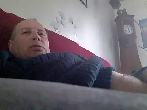 Vince072 live sex cam