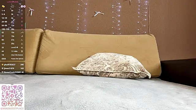 MichelinaCropleys live sex cam