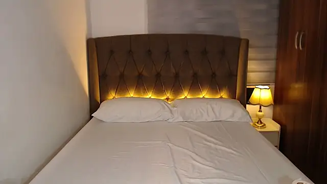 SexFucktoryLily live sex cam