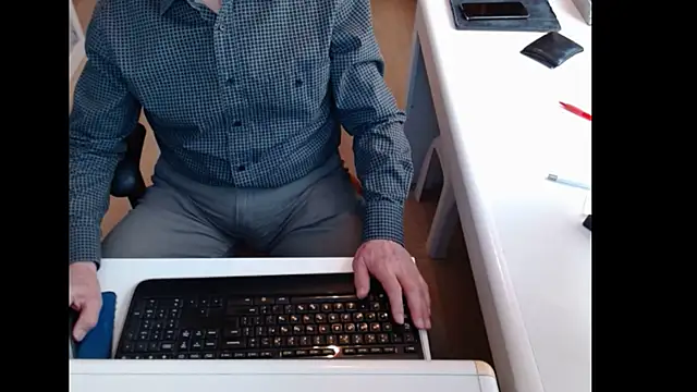 dutchpornking's cam snapshot