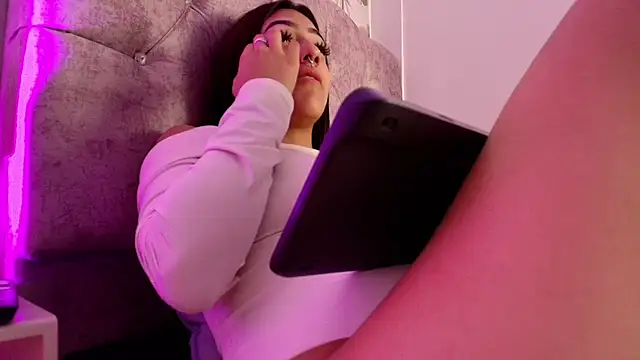 Dulce_Bella_'s cam snapshot