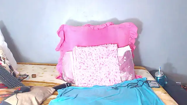 KinkyTall85's cam snapshot