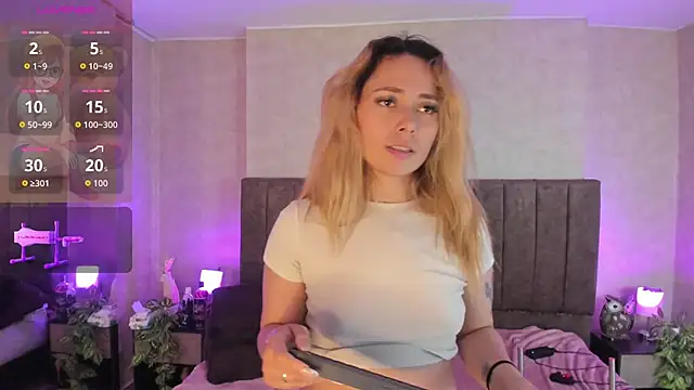 LanaMills_'s cam snapshot