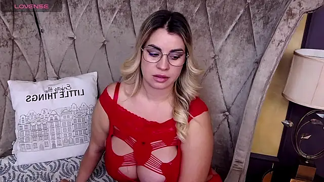 BustyGizelle's cam snapshot