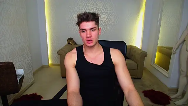 MaxKaiden live sex cam