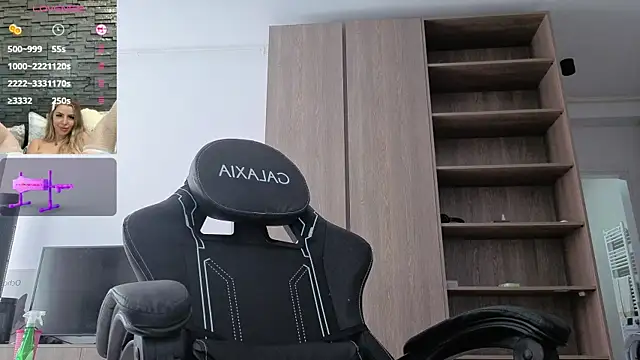 Megan_Ros's cam snapshot