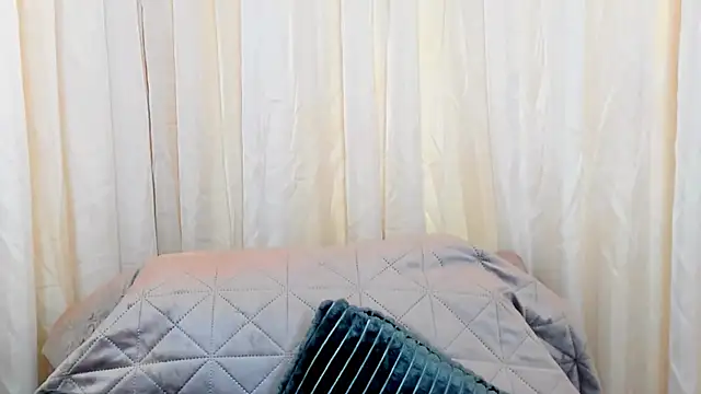 FoxyKathryn's cam snapshot