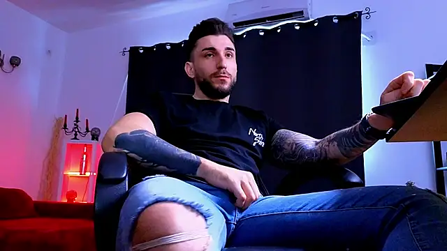 MightyAaron66's cam snapshot