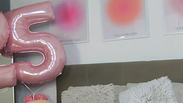 VioletiSwone's cam snapshot