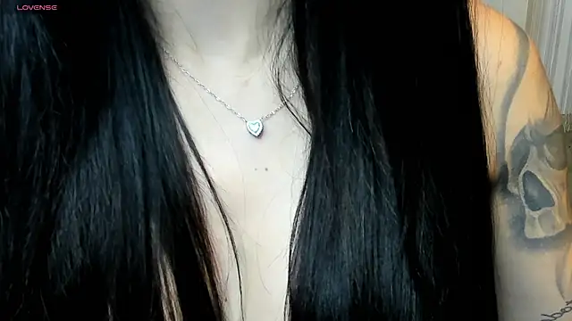 Cristalyn_ live sex cam