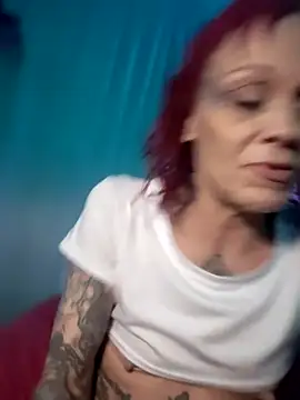 MommyMisfit live sex cam