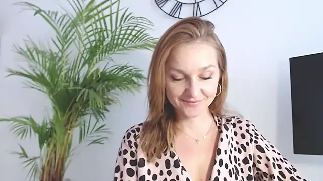 AliciaDesire's cam snapshot