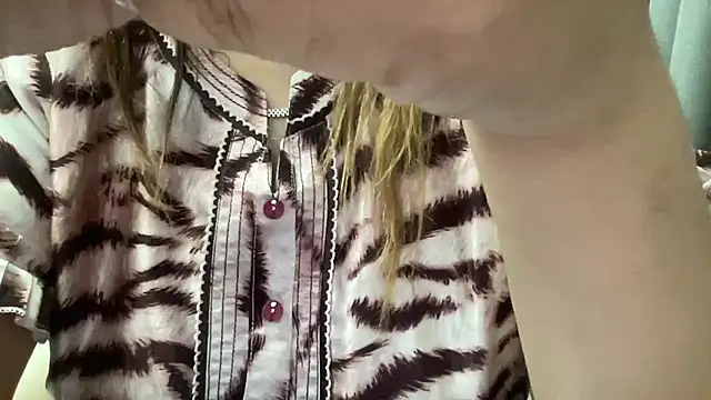 sassypooja live sex cam