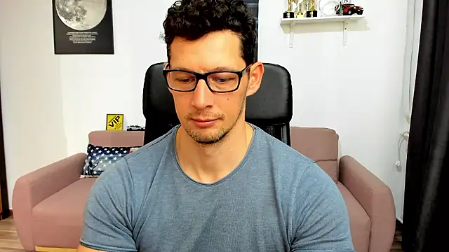 BrutusK08 live sex cam