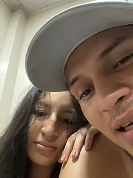 Noamilk live sex cam