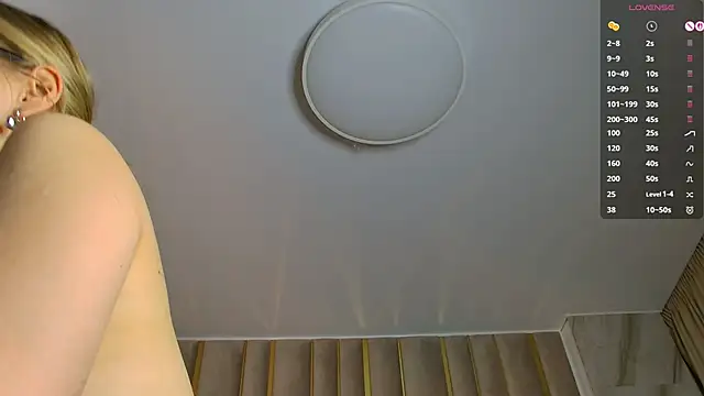 LeslieMines live sex cam