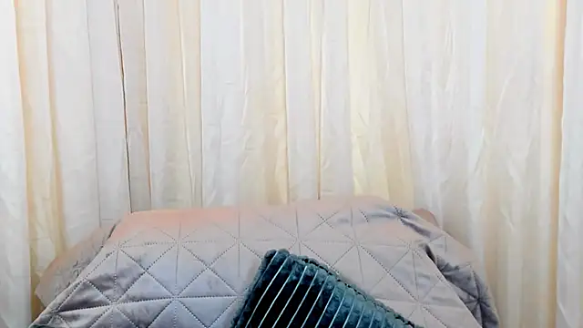 FoxyKathryn's cam snapshot