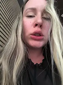 Mona_Plus's cam snapshot