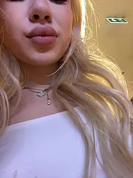 Kiss_Aurora_'s cam snapshot