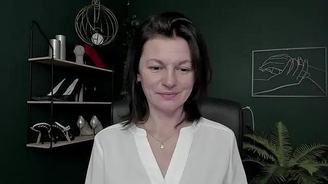 VivianWILD's cam snapshot