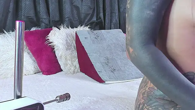 cloe_bridgee's cam snapshot