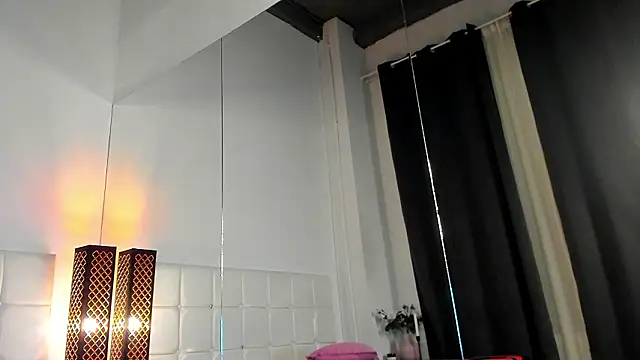 AmiraRees live sex cam