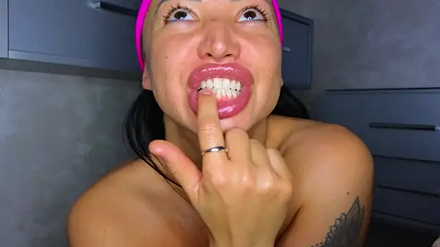 Theowonder's cam snapshot