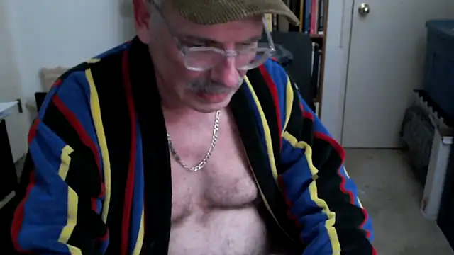 hairyhornydad live sex cam