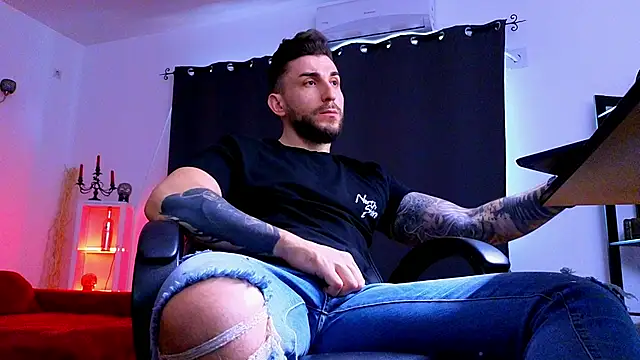 MightyAaron66's cam snapshot