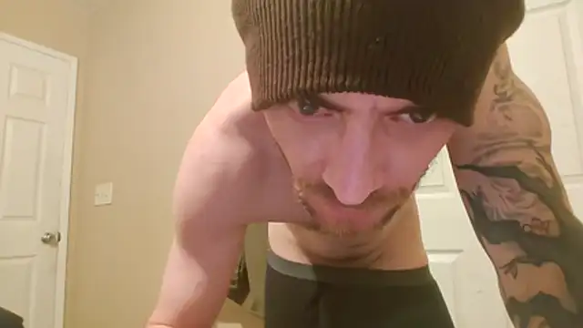 Huntzg23 live sex cam