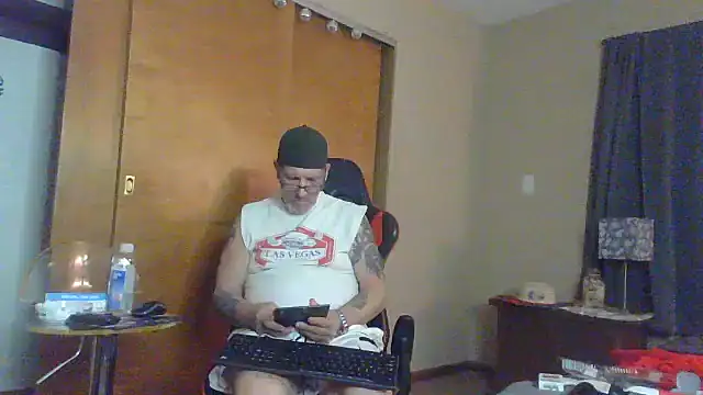 bigdaddyrooster live sex cam