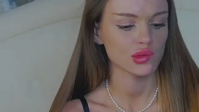 MarilynNova's cam snapshot