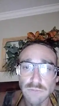 MaxSpadeErotica live sex cam