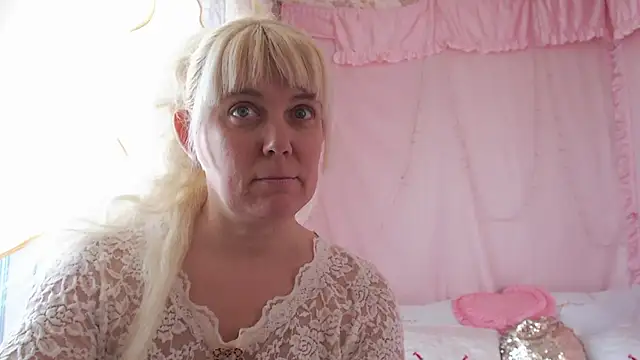 SunnySylvia's cam snapshot