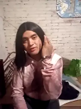 yovana13 live sex cam