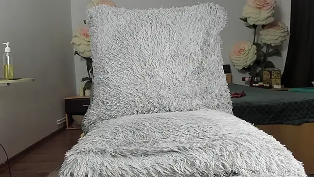 Naughtylov3's cam snapshot