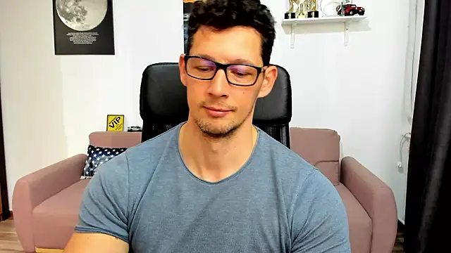 BrutusK08's cam snapshot