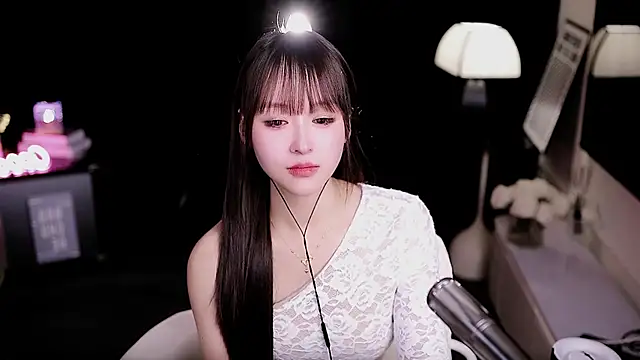 coward_by's cam snapshot