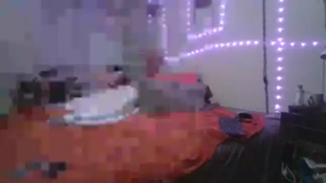 Redriddinghood8 live sex cam