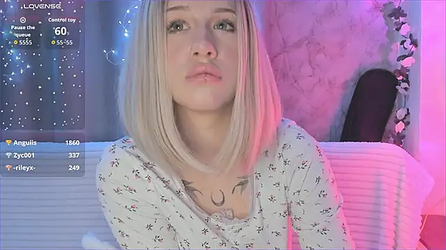 Necucubi02 live sex cam