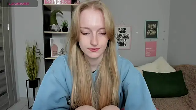 Cinnabonnn_'s cam snapshot