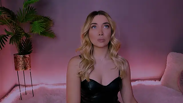 MoniquesX's cam snapshot