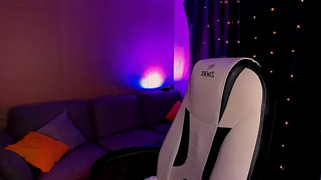 LinaBlossom_'s cam snapshot