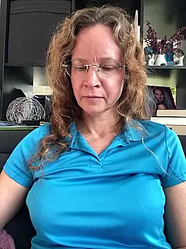 AnnikaRose live sex cam