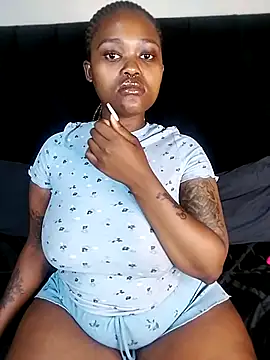 ThickPearlx23 live sex cam